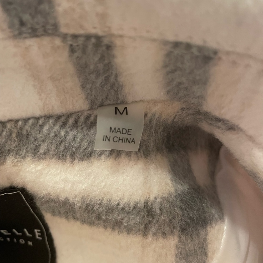 Bagatelle Collection soft plaid jacket size medium - Picture 7 of 10